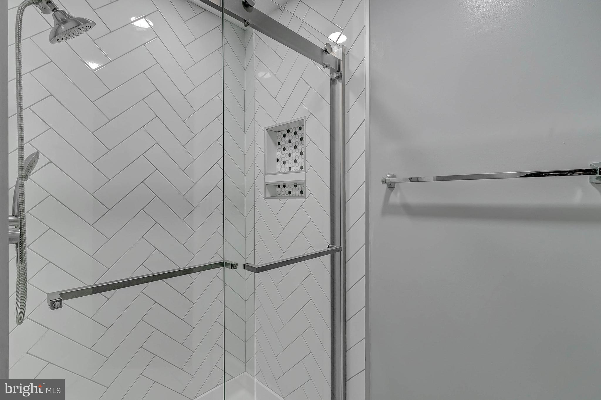 GUNSTON CORNER - Residential Lease