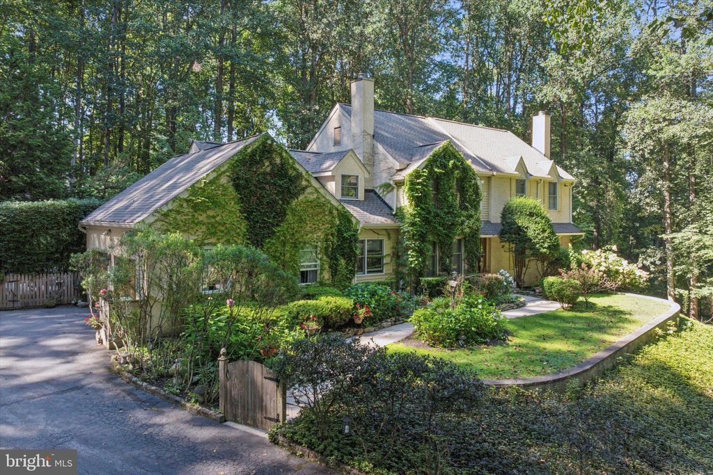Photo of 16 Diamond Drive, THORNTON, PA 19373 (MLS # PADE2098704)