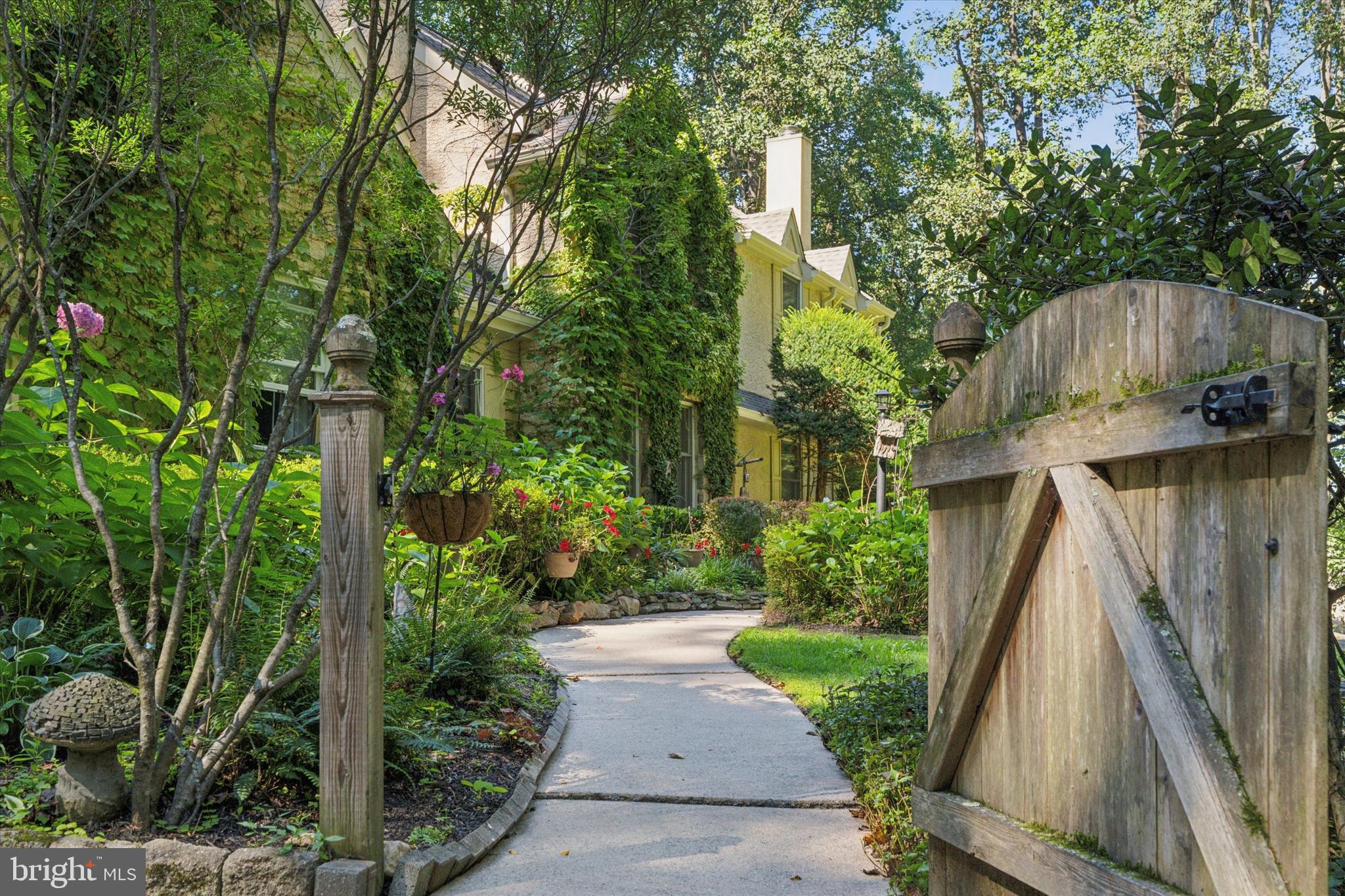16 DIAMOND DRIVE