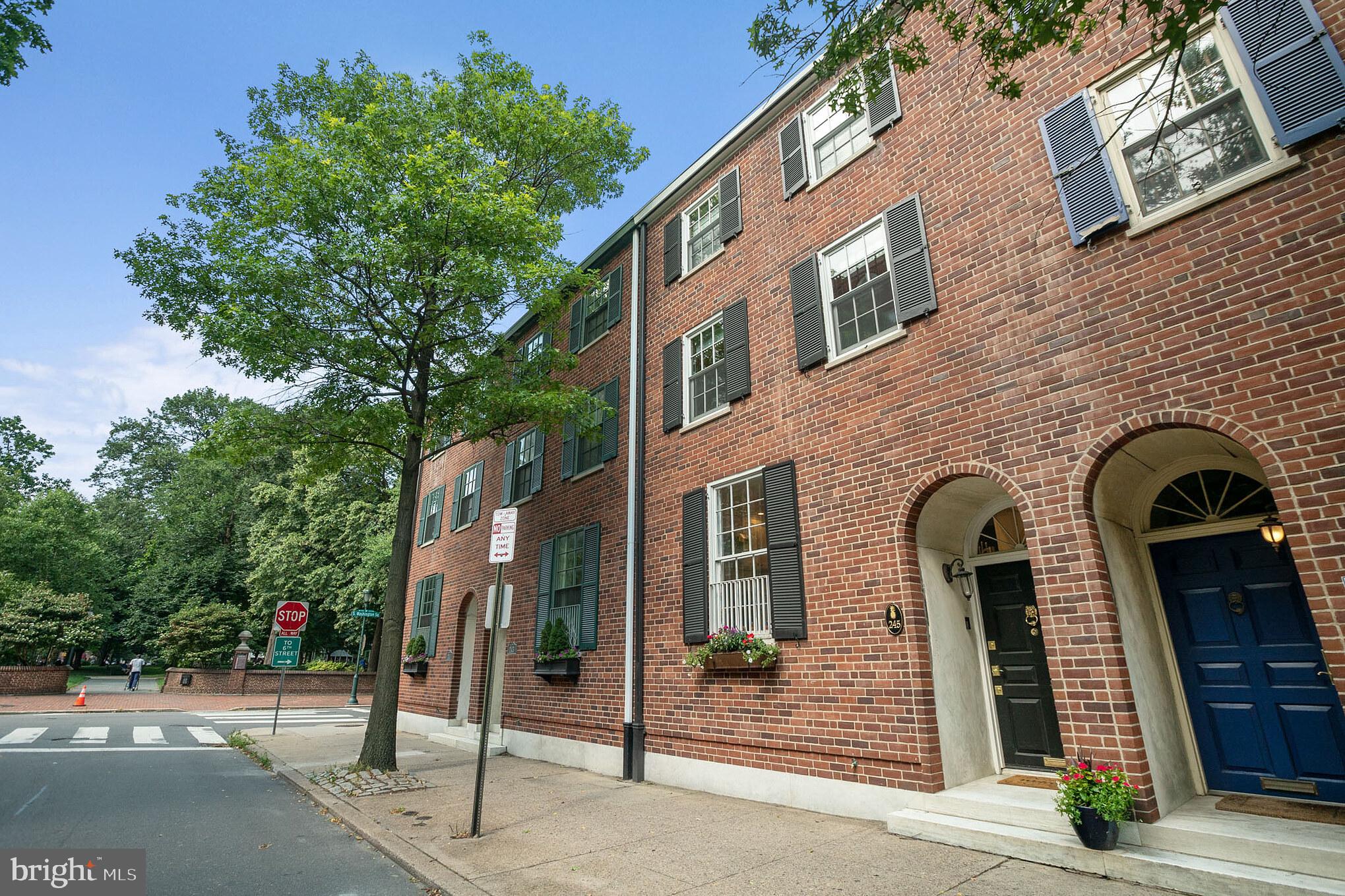 SOCIETY HILL - Residential