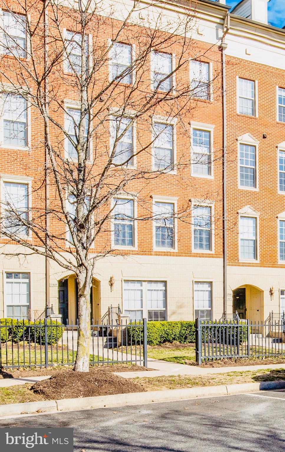 MADISON CRESCENT CONDOMINIUM - Residential