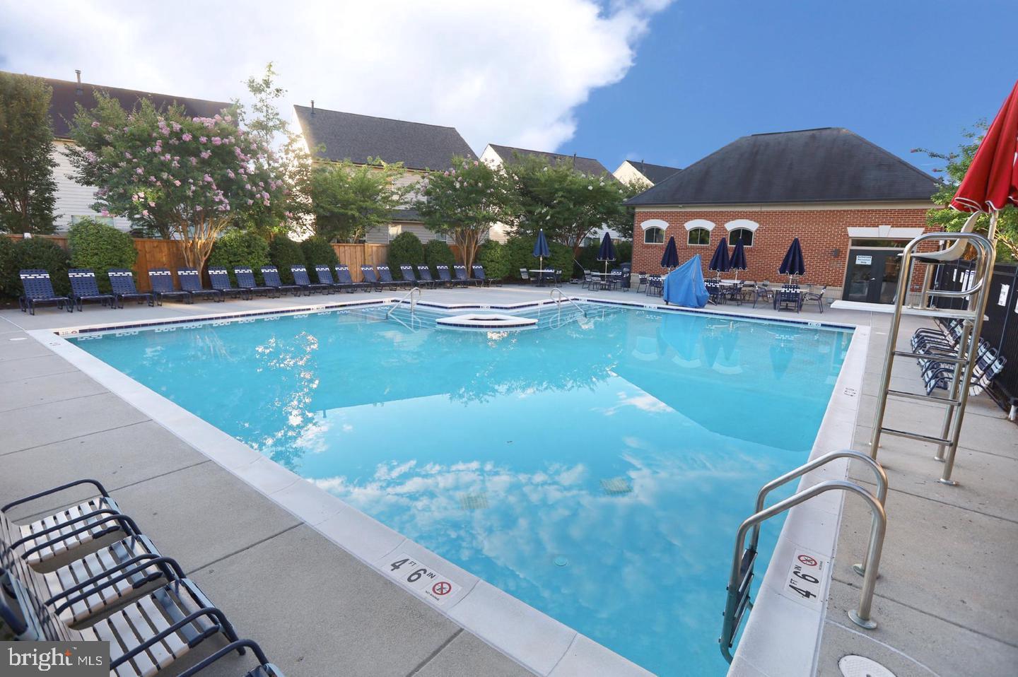 MADISON CRESCENT CONDOMINIUM - Residential