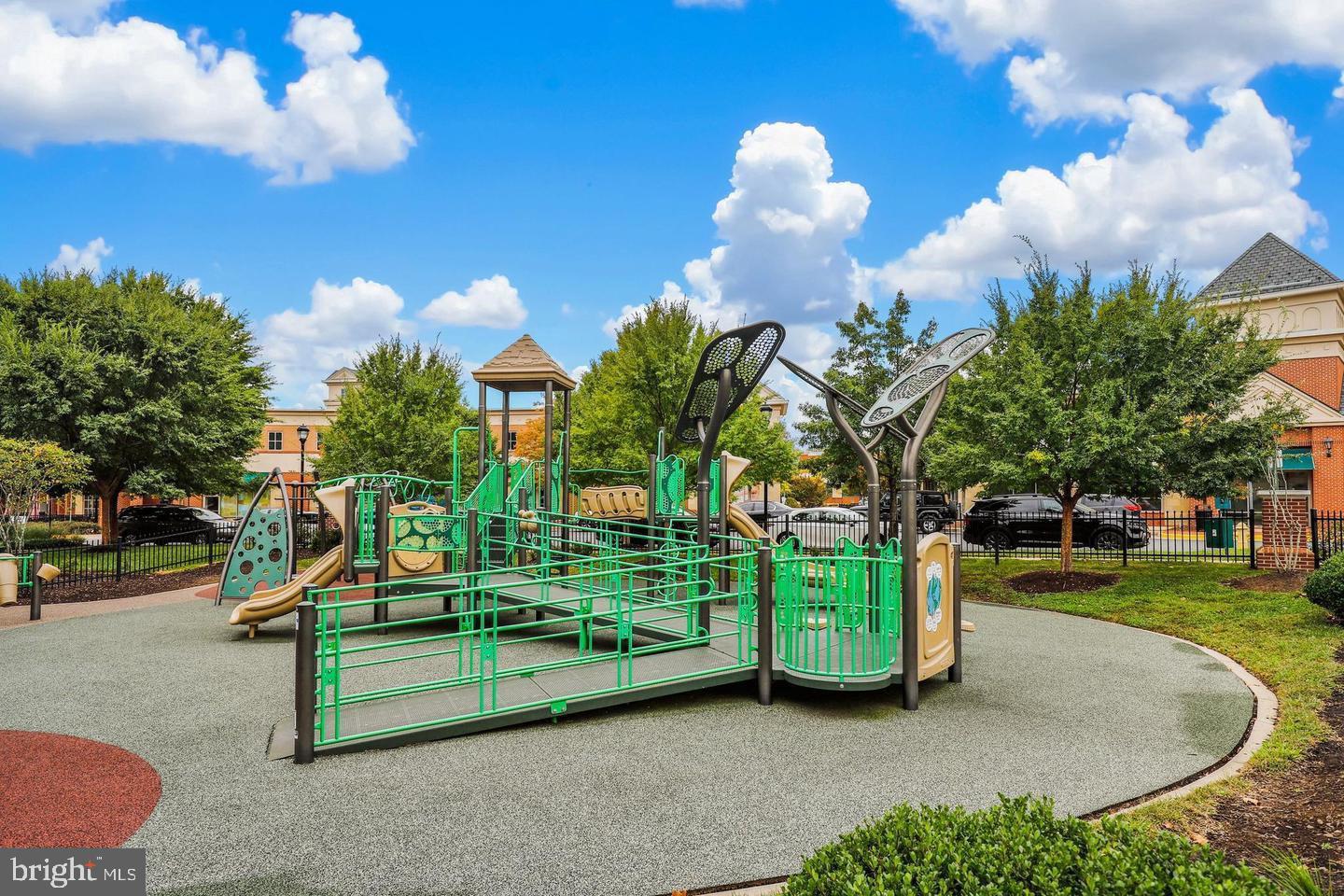 MADISON CRESCENT CONDOMINIUM - Residential