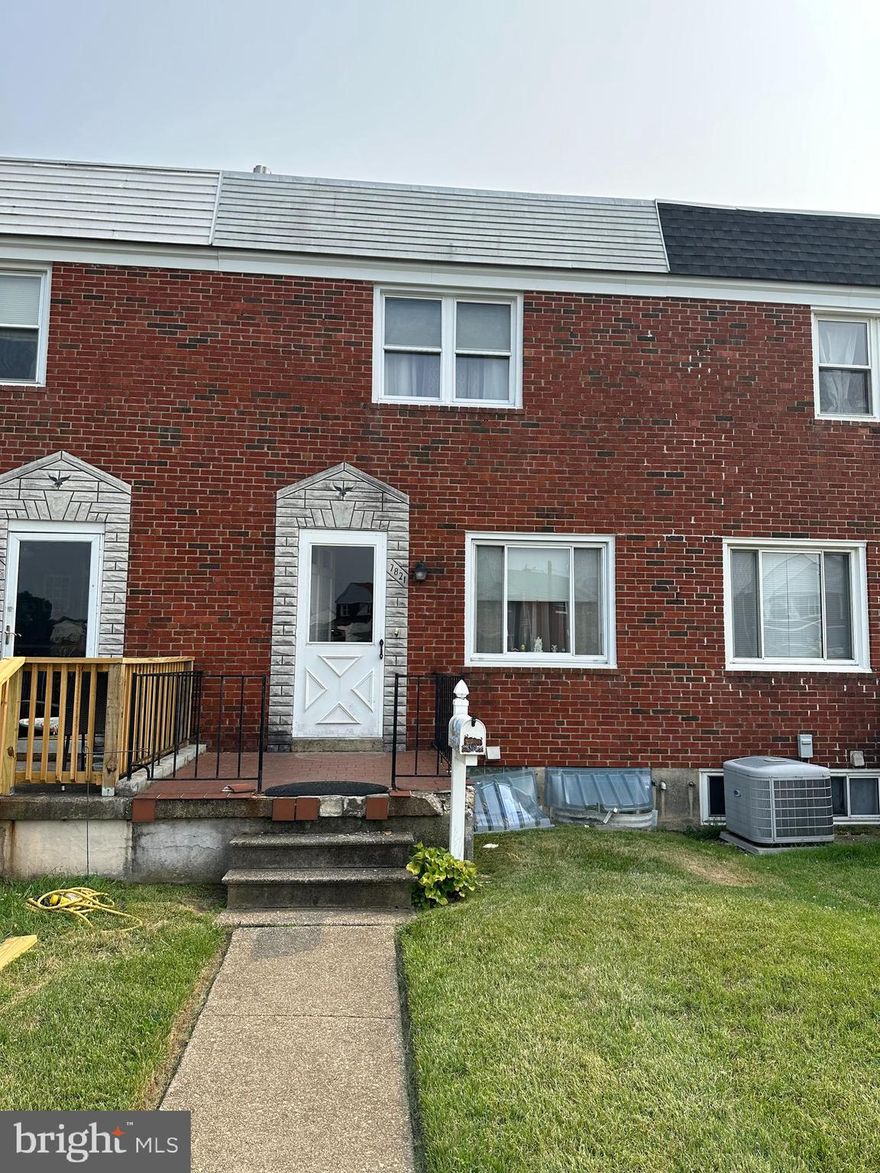 ********* MULTIPLE OFFERS RECEIVED - OFFER DEADLINE IS SUNDAY 12 NOON 07/02/2023 *********
Looking for a new home in the Eastfield Neighborhood? This 3 bedroom, 1.5 bath interior townhome might be just what you're looking for! The home has a vintage feel with original cabinets, paneling, and wallpaper throughout, making it a great DIY project for the right buyer. Located near ballfields, basketball courts, Stansbury Park, Quarry, schools, and shopping, this property is priced to sell quickly. 

This is an estate sale being sold as-is with no repairs to be made. Don't miss out on the opportunity to make it your own!