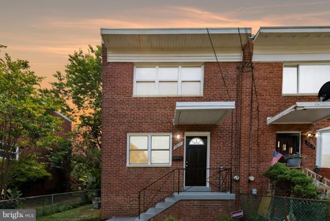 5817 JAMESTOWN ROAD HYATTSVILLE MD 20782