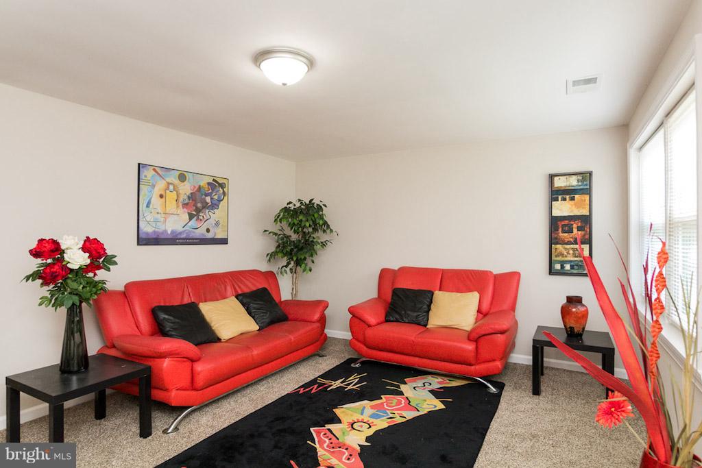 LOCH HILL - Residential