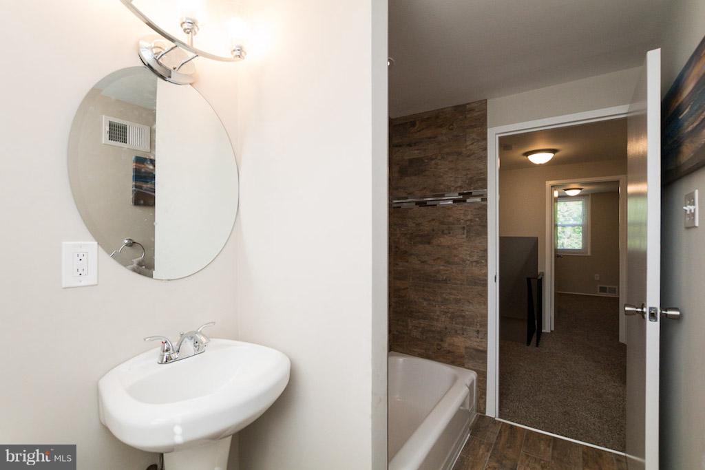 LOCH HILL - Residential