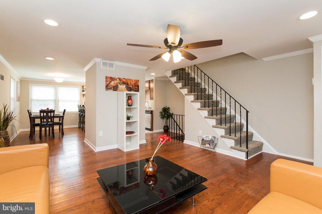 LOCH HILL - Residential