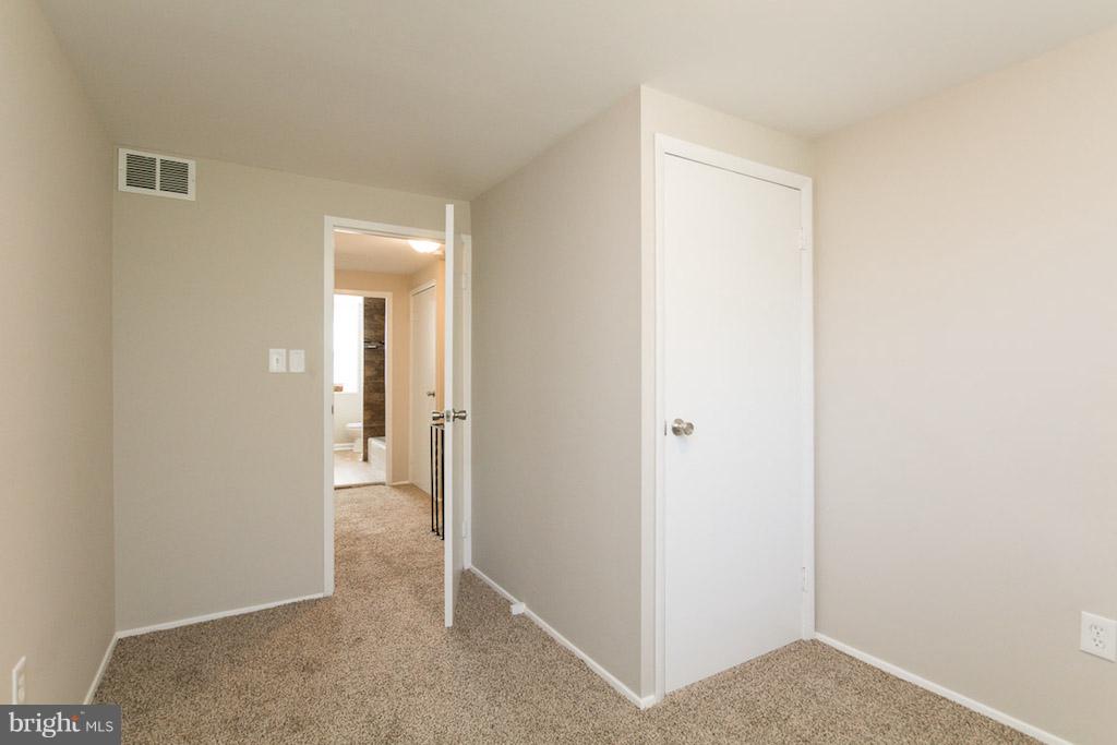 LOCH HILL - Residential