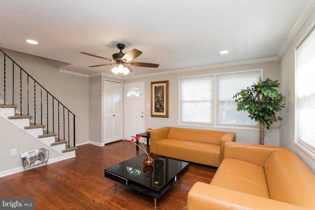 LOCH HILL - Residential