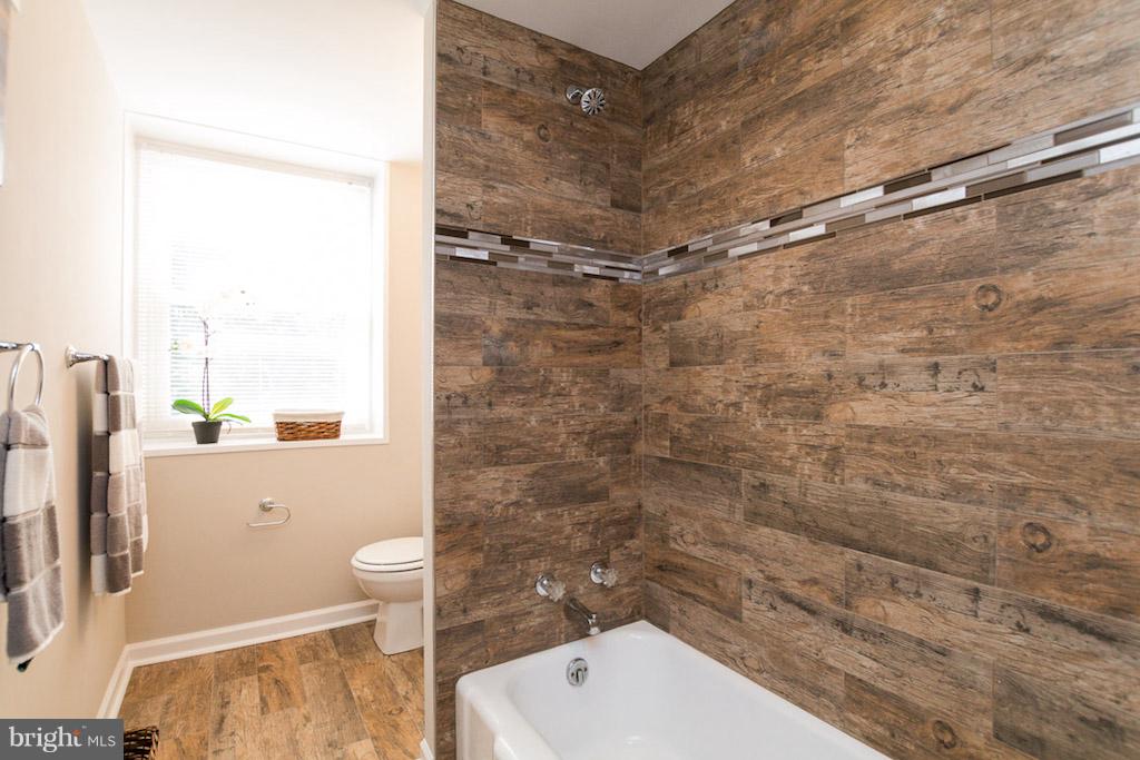 LOCH HILL - Residential