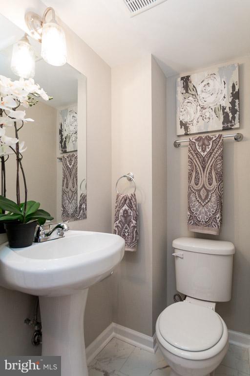 LOCH HILL - Residential