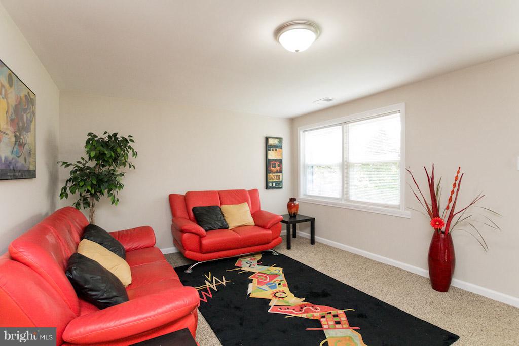 LOCH HILL - Residential