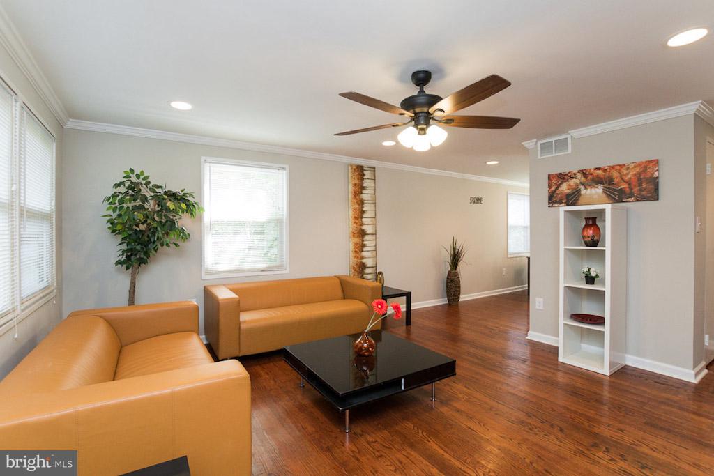 LOCH HILL - Residential