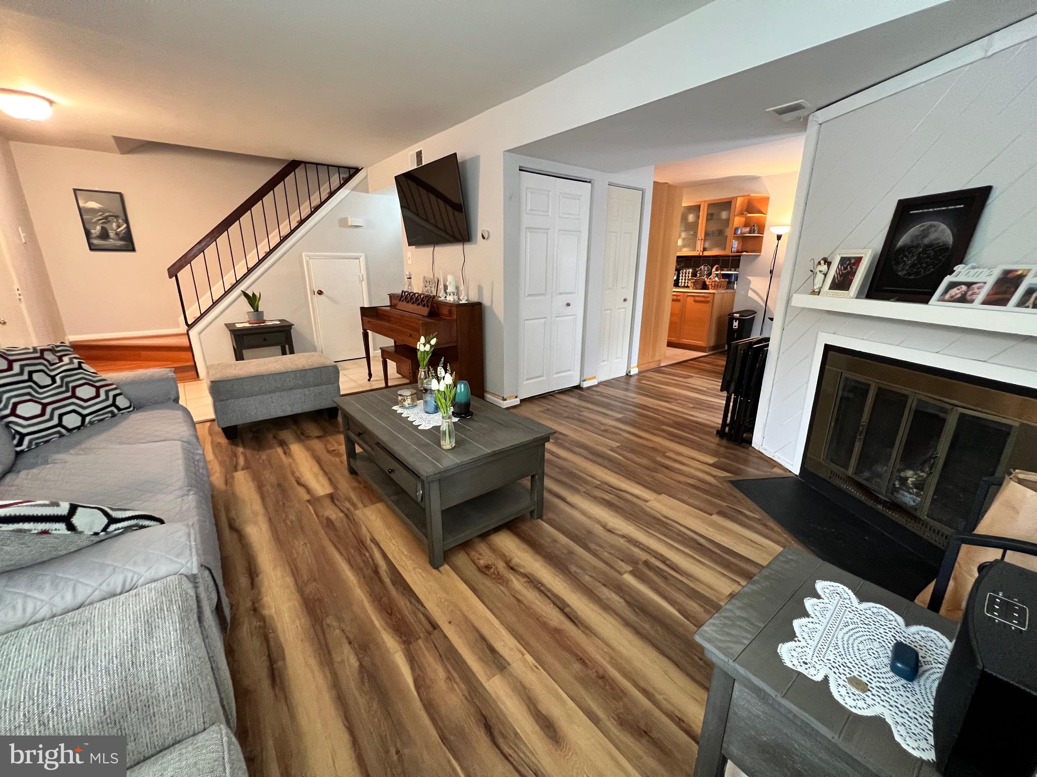 BURKE CENTRE - Residential Lease