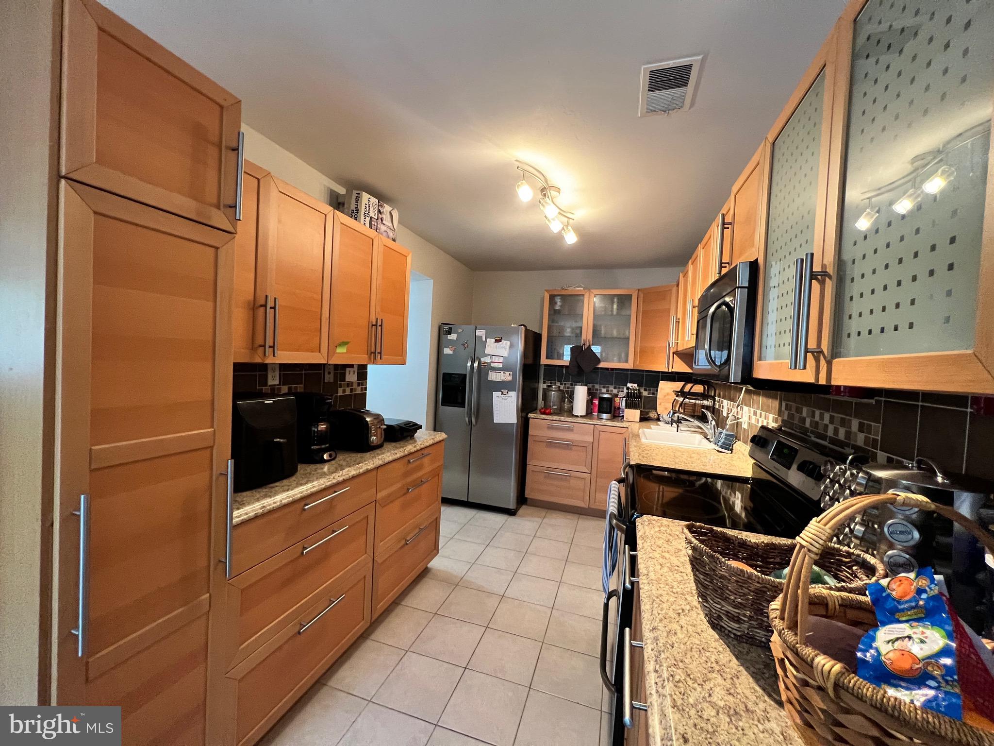 BURKE CENTRE - Residential Lease