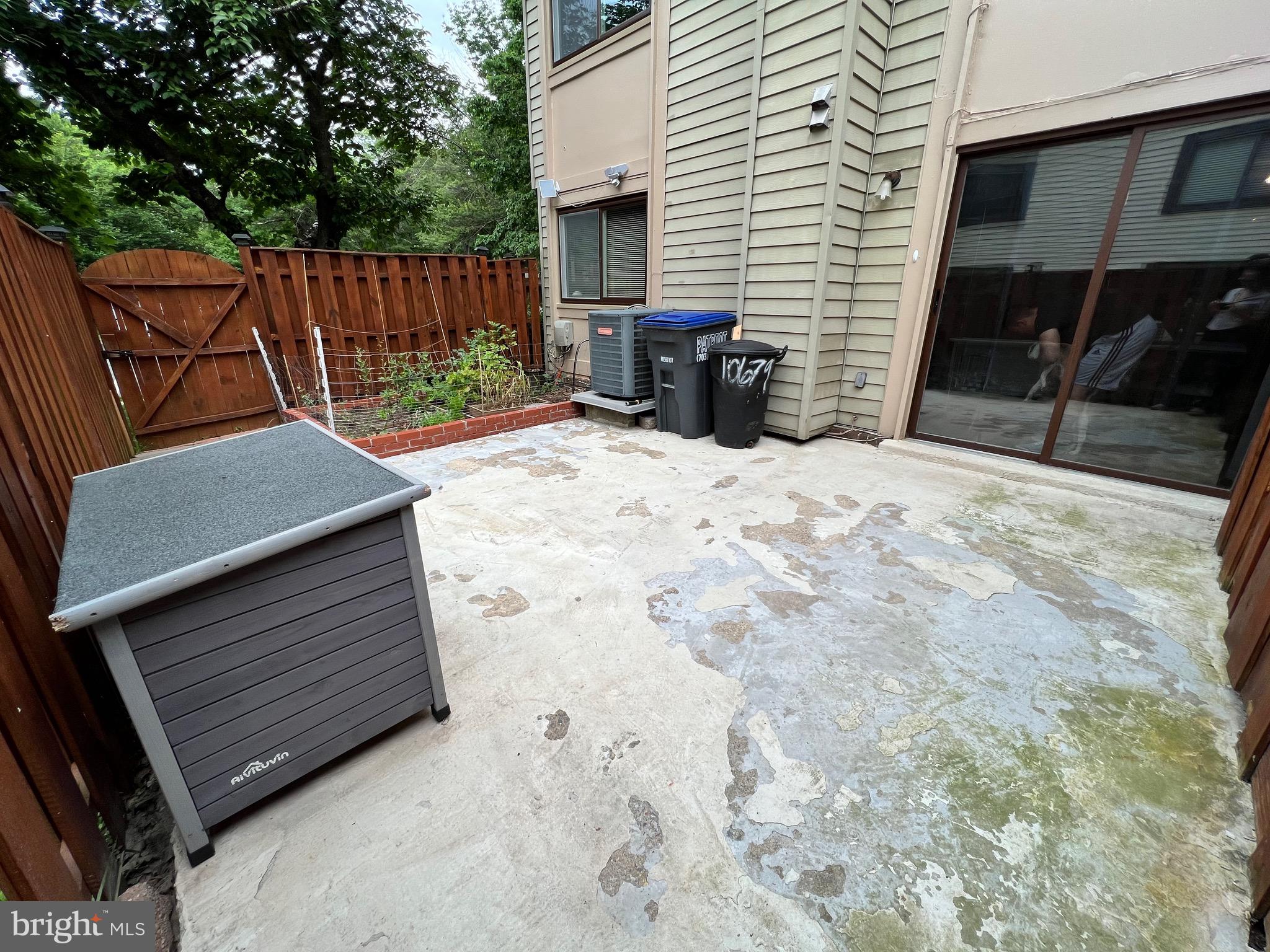 BURKE CENTRE - Residential Lease