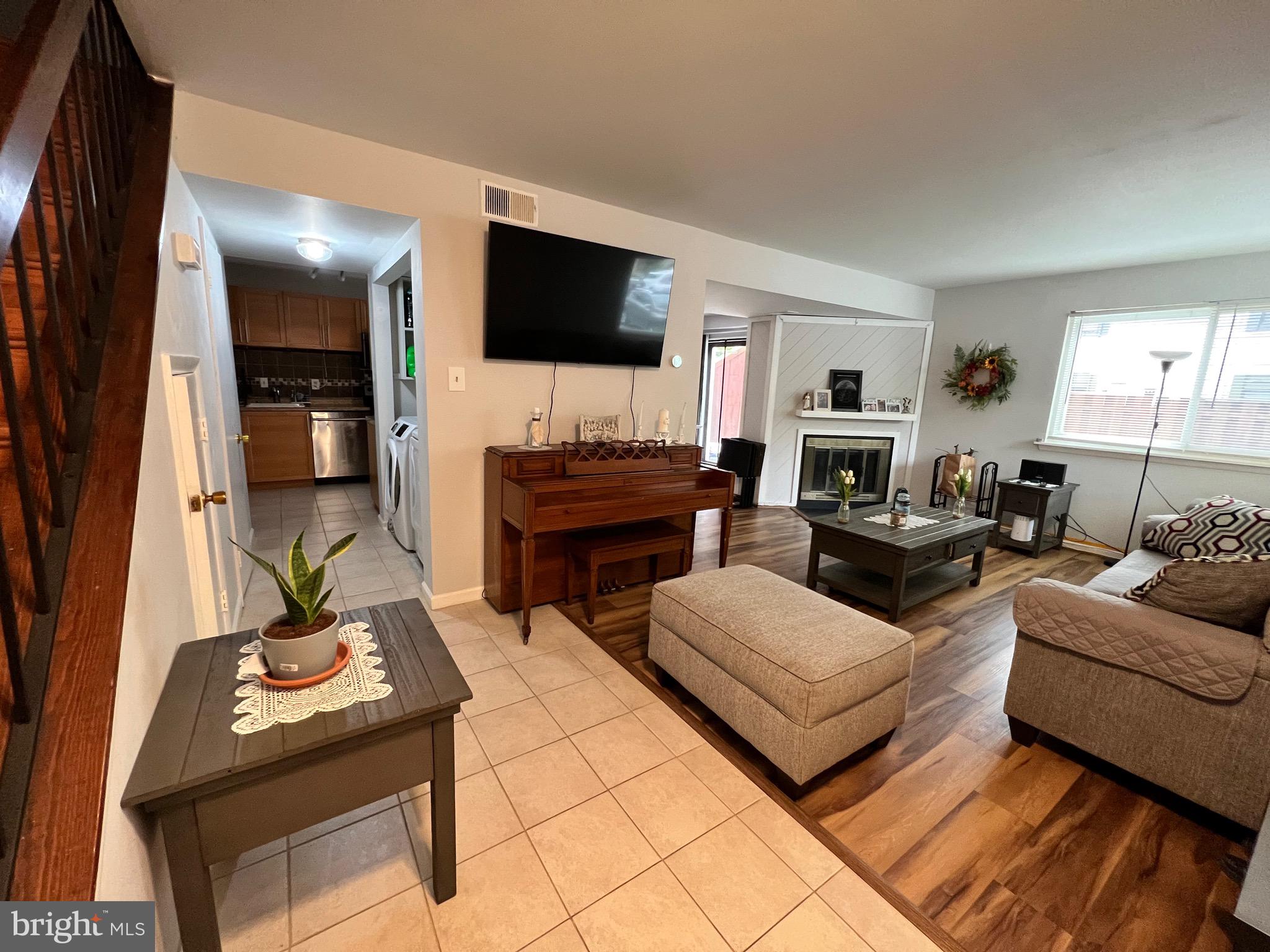 BURKE CENTRE - Residential Lease