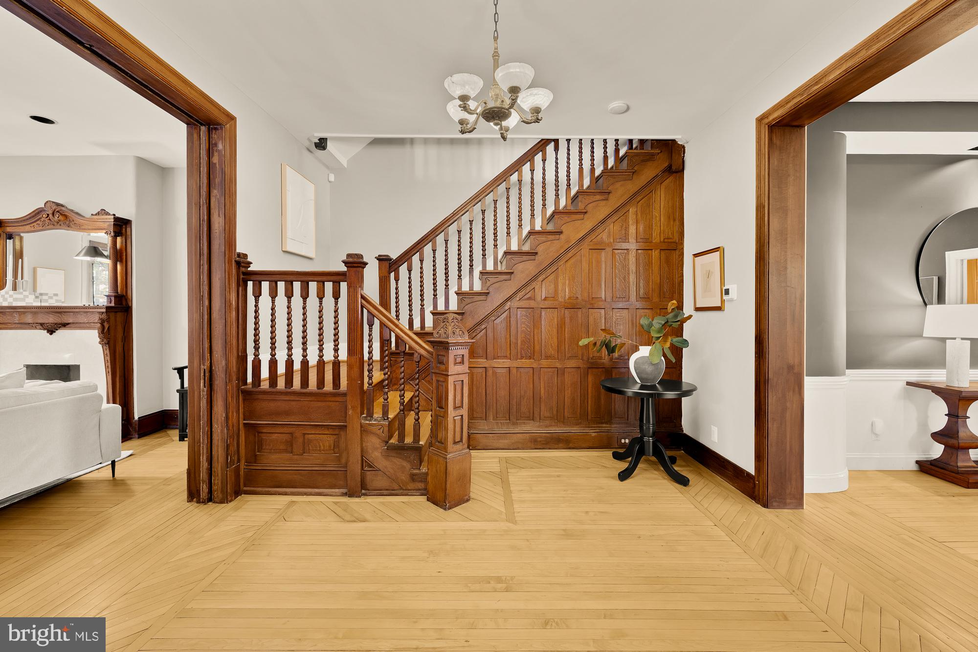 100 W STREET NW