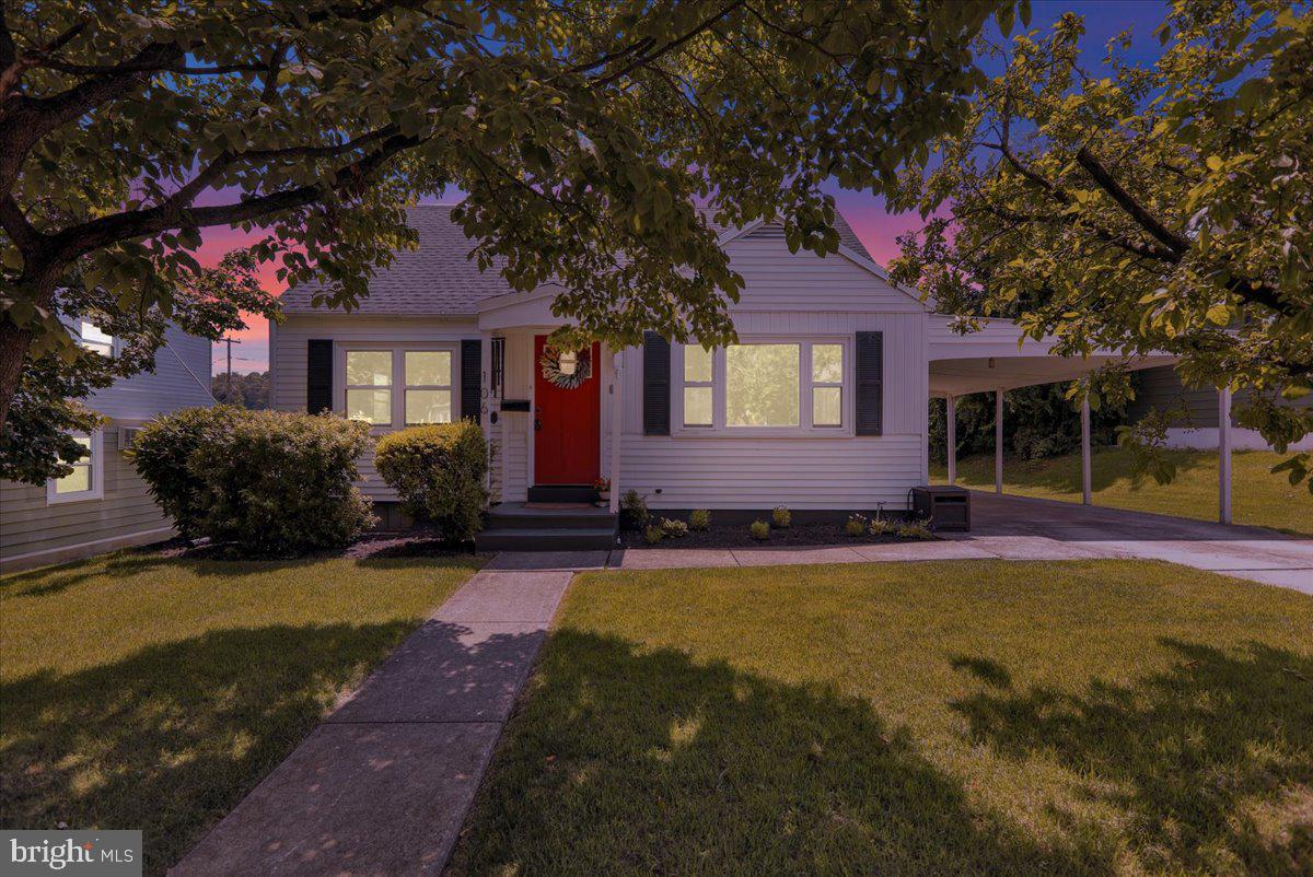 ROLLING HILLS - Residential