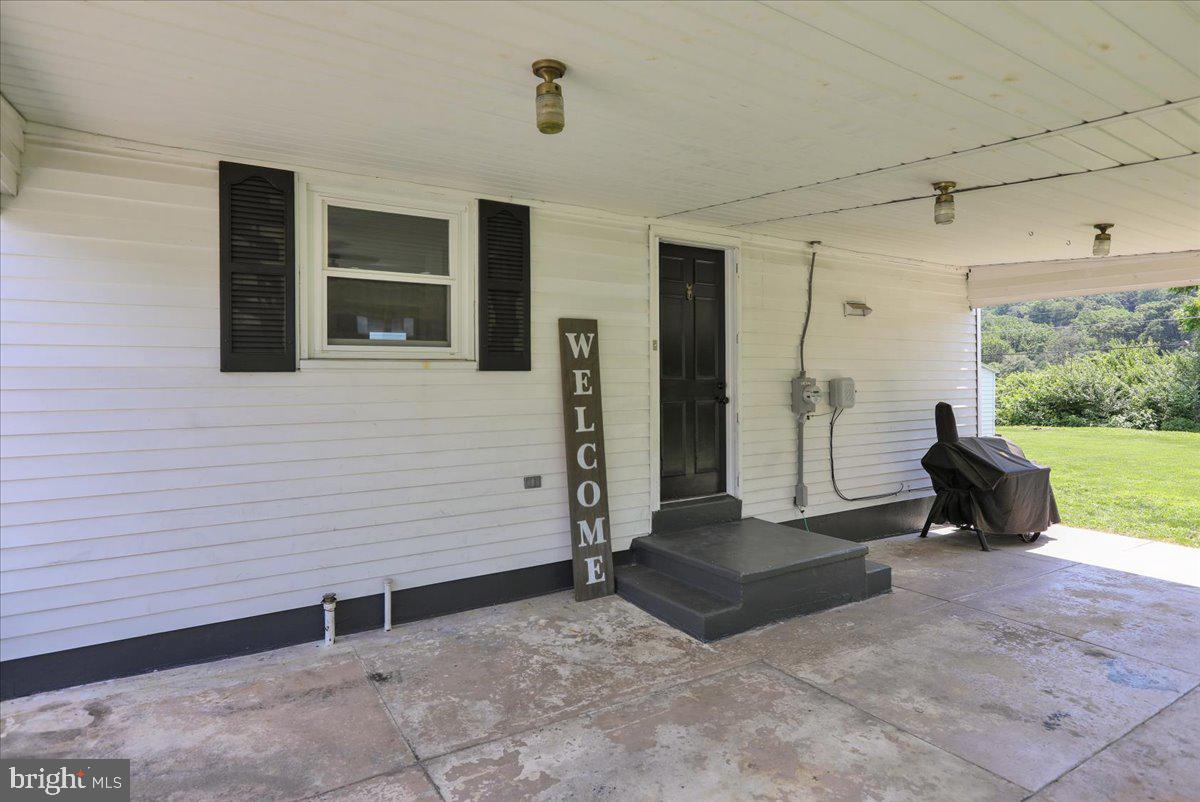 ROLLING HILLS - Residential