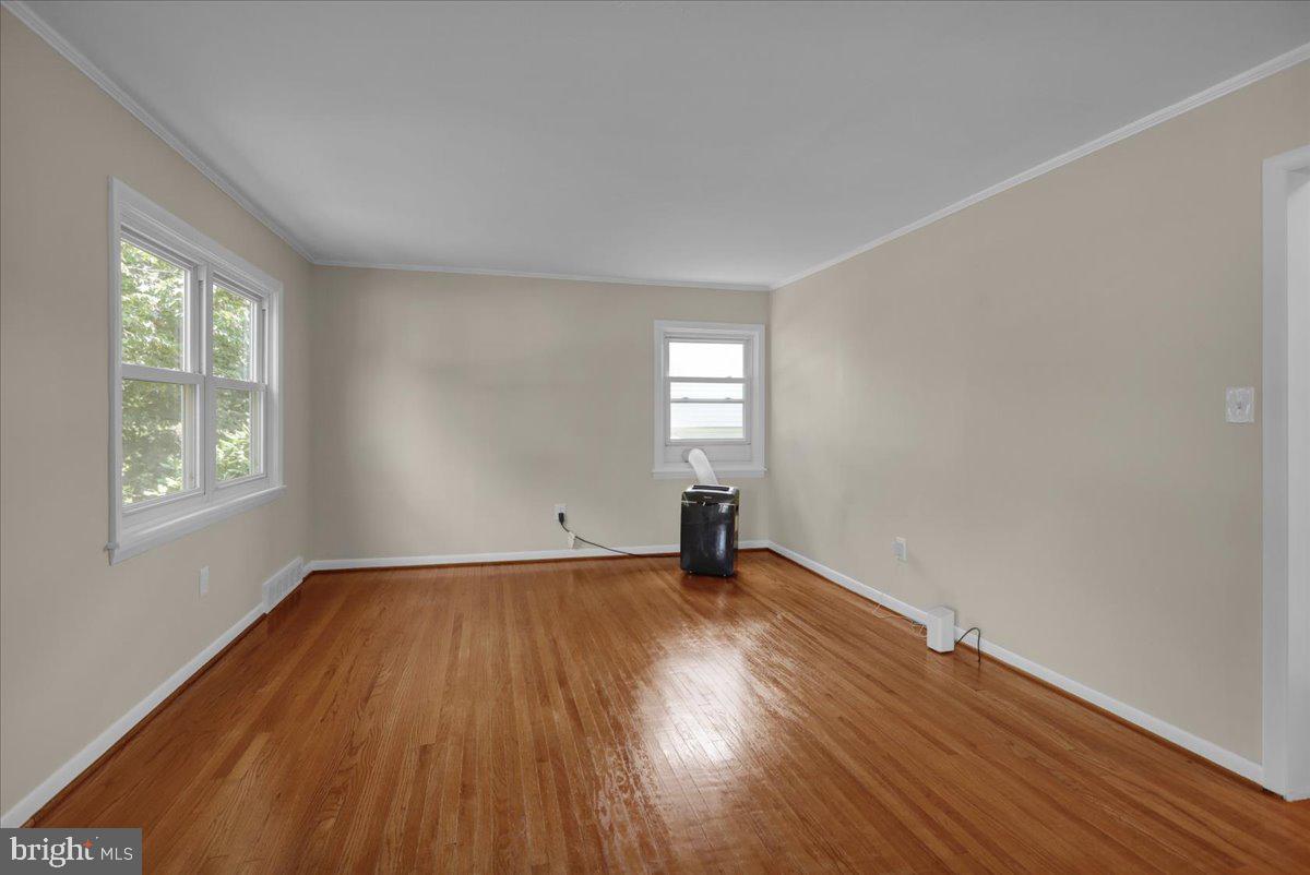 ROLLING HILLS - Residential