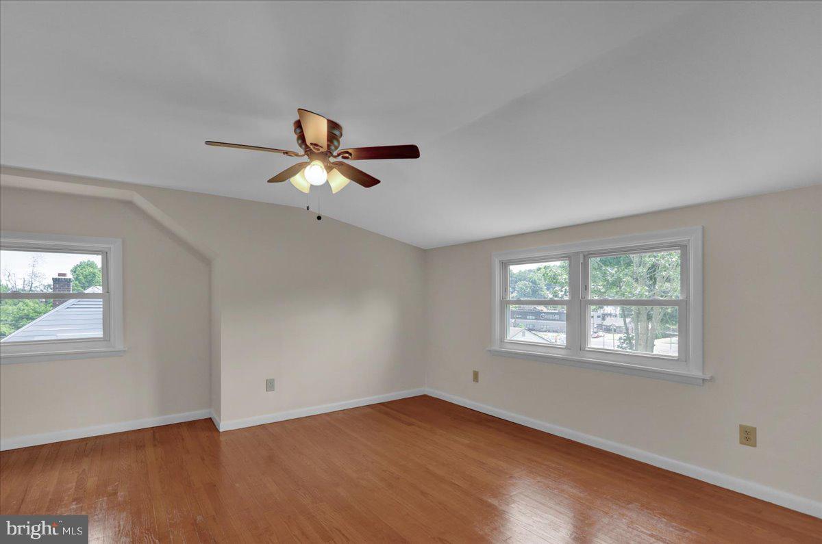 ROLLING HILLS - Residential