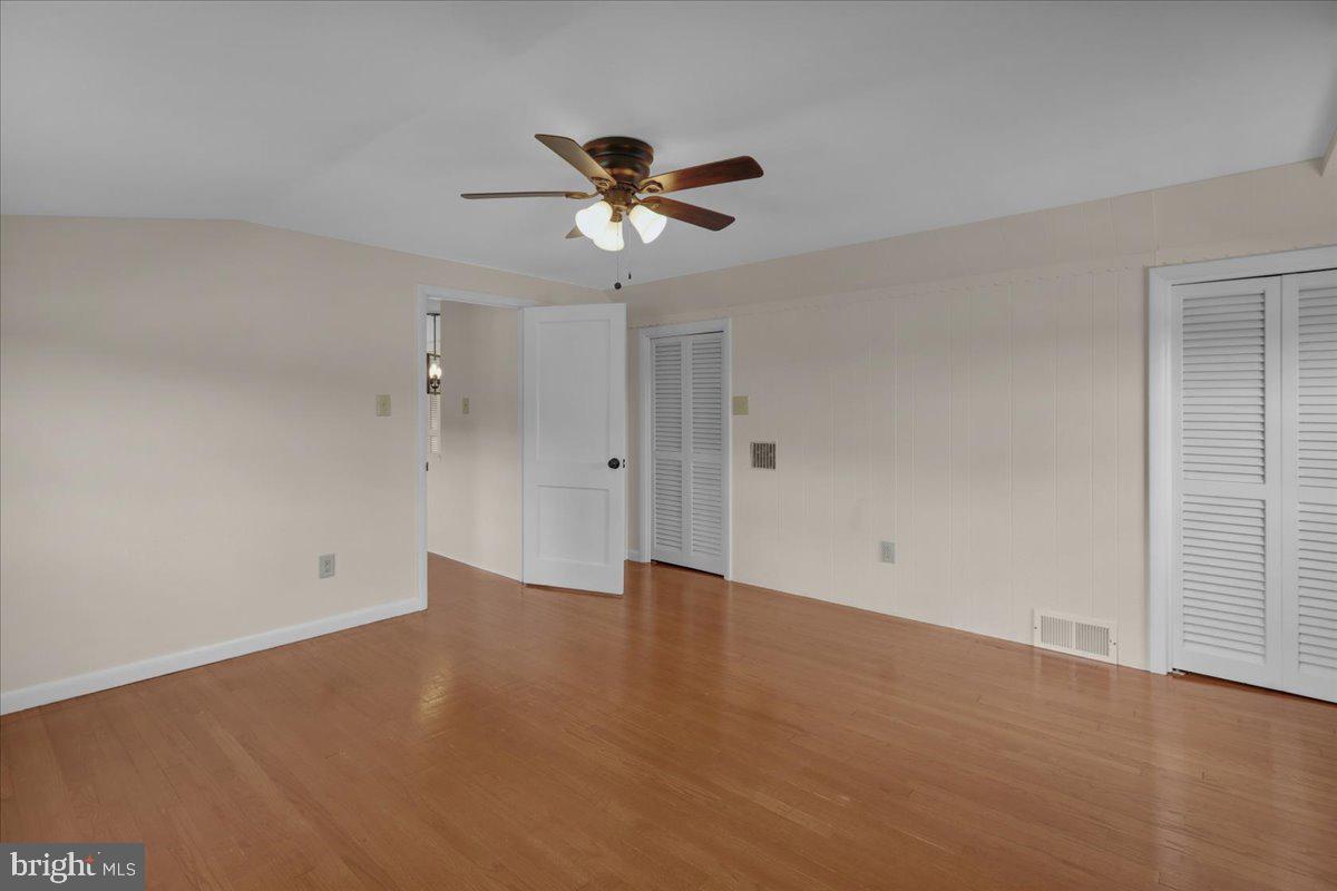 ROLLING HILLS - Residential