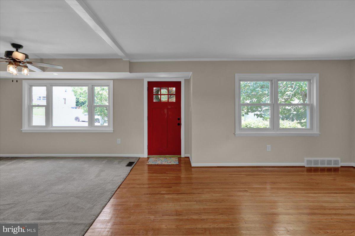 ROLLING HILLS - Residential