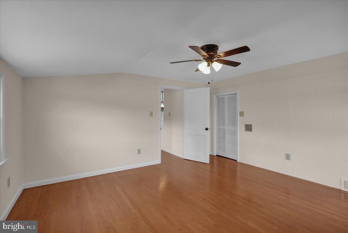 ROLLING HILLS - Residential