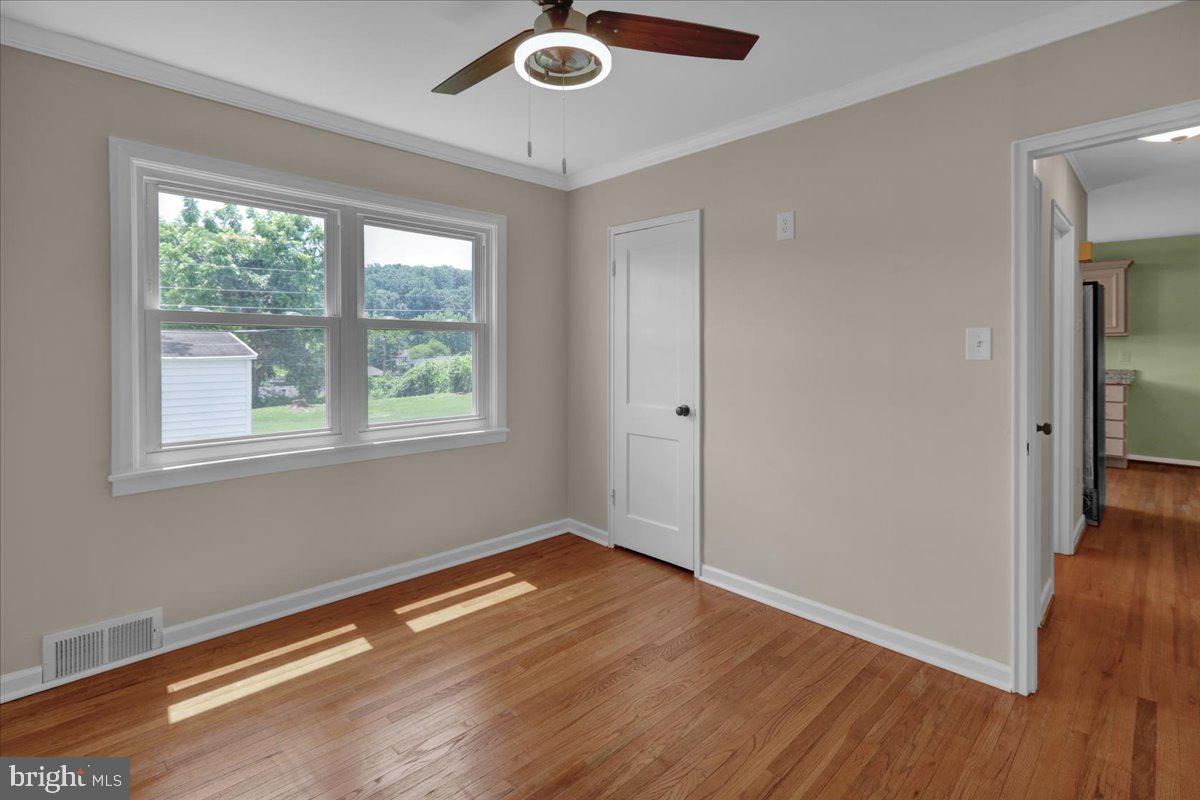 ROLLING HILLS - Residential