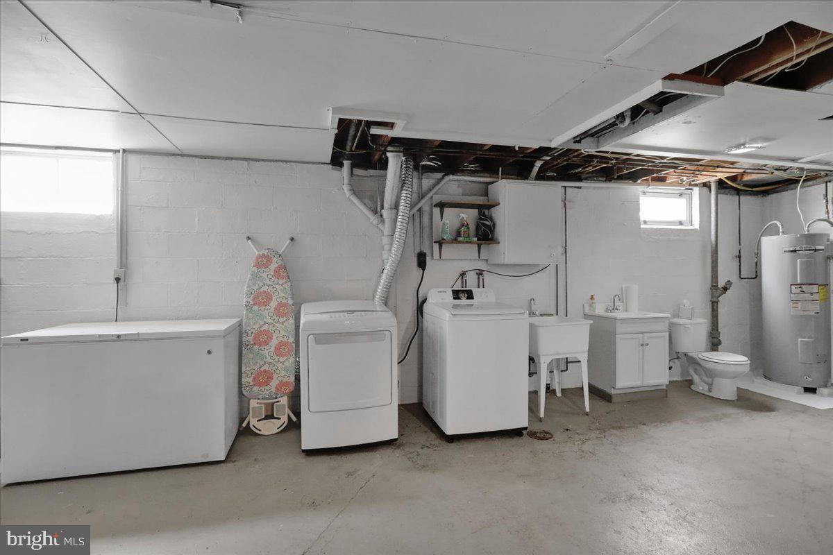 ROLLING HILLS - Residential