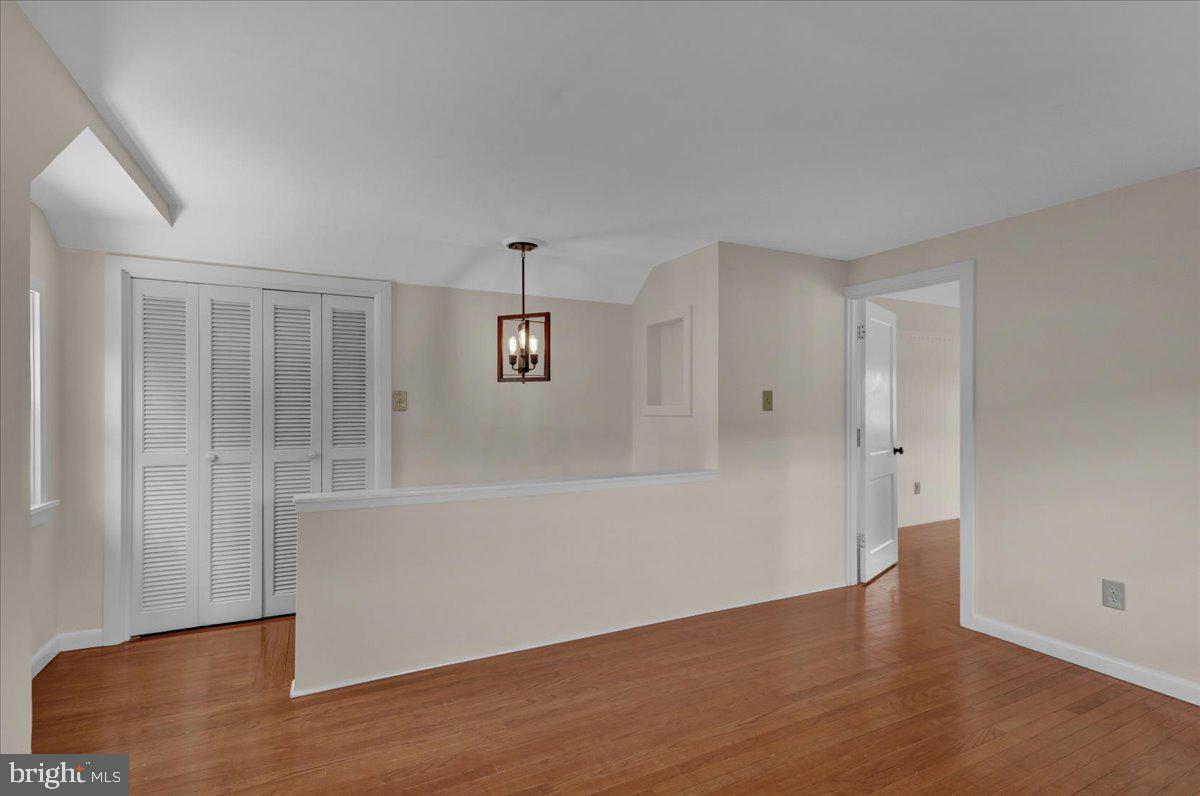 ROLLING HILLS - Residential