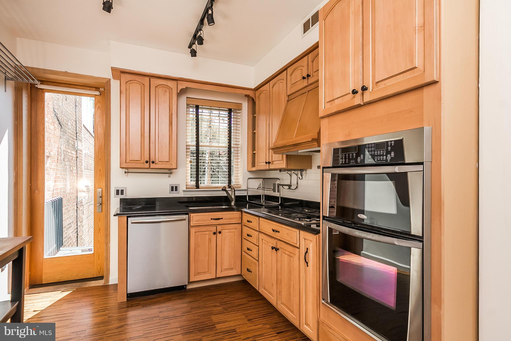 HAMPDEN HISTORIC DISTRICT - Residential