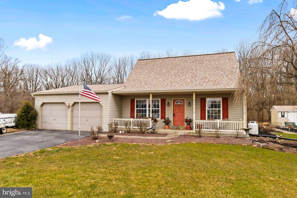 Photo of 140 WHEATFIELD CT, QUARRYVILLE, PA 17566 (MLS # PALA2031558)