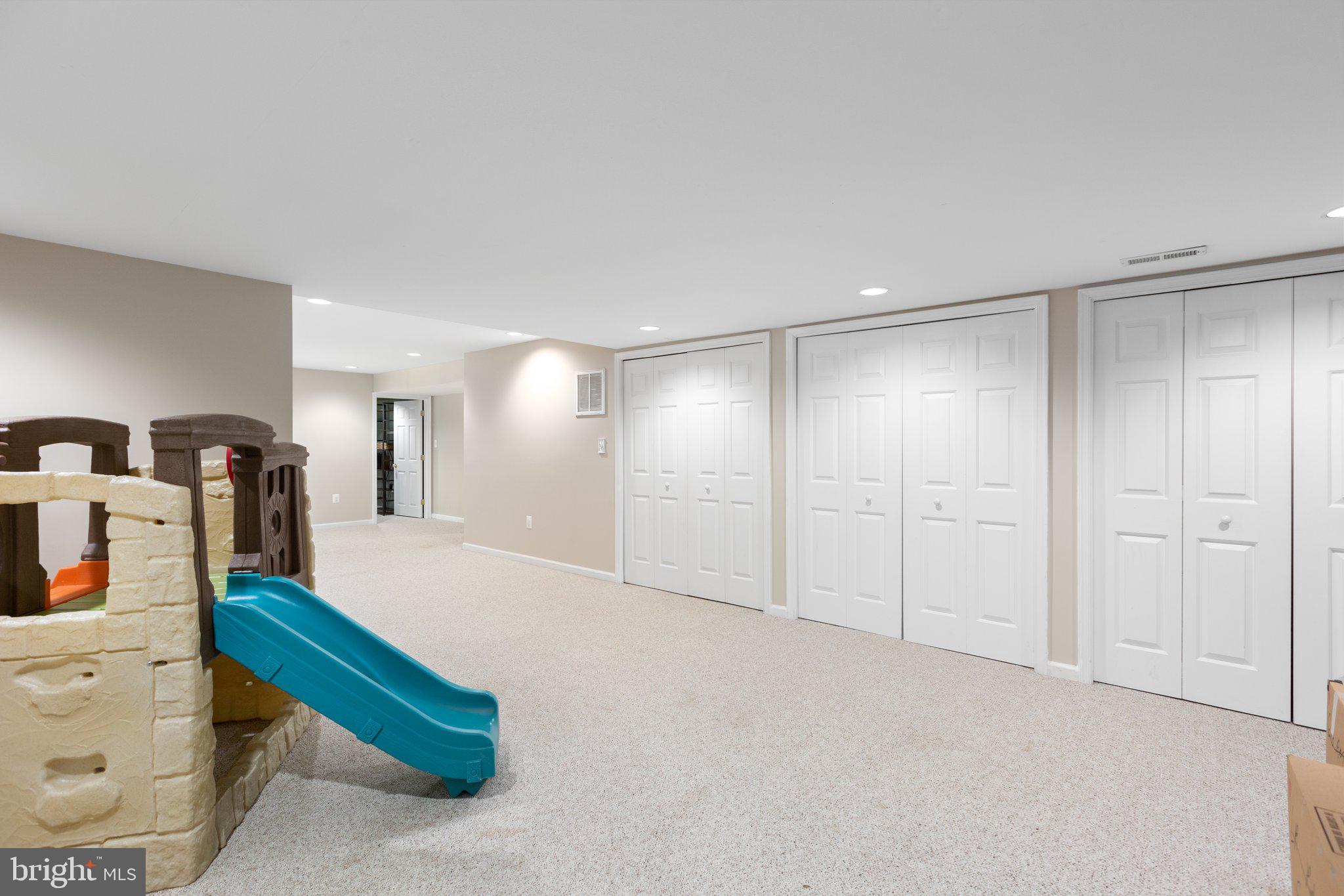 KINGSWOOD - Residential Lease