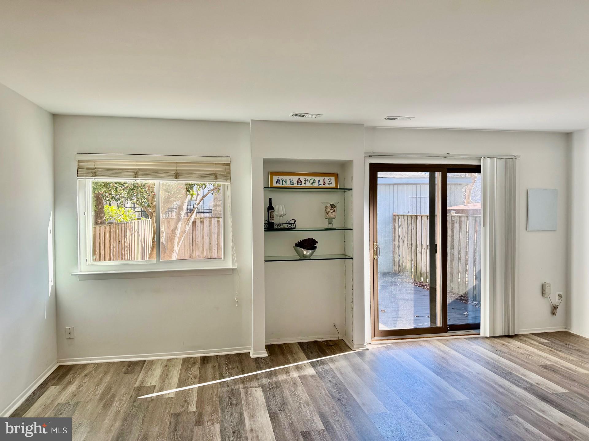 CEDAR RIDGE - Residential