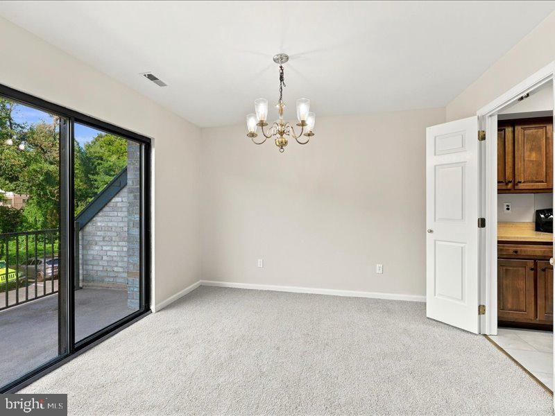 574 FOXWOOD LANE 574