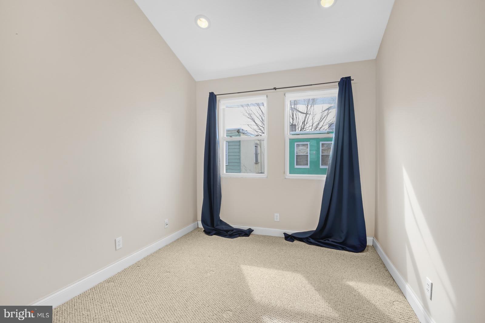 GRADUATE HOSPITAL - Residential Lease