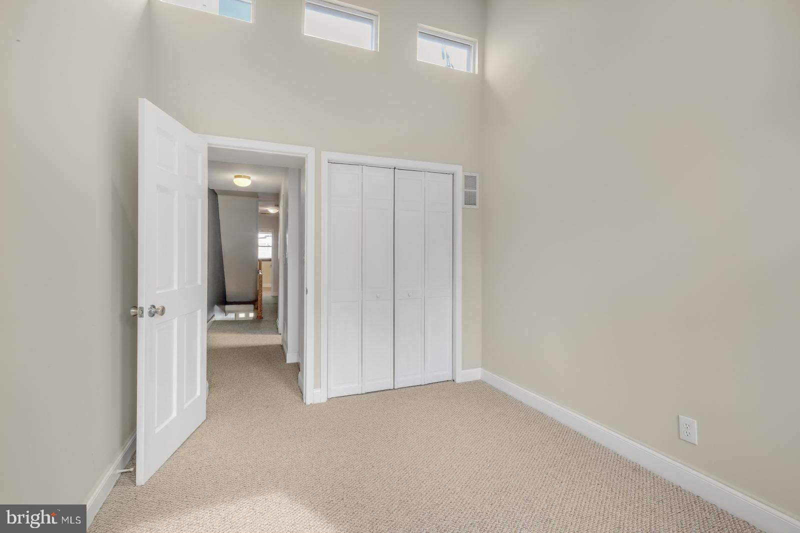 GRADUATE HOSPITAL - Residential Lease