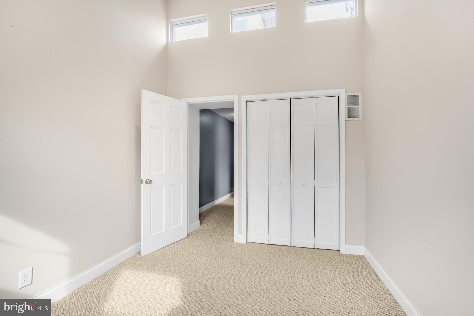 GRADUATE HOSPITAL - Residential Lease