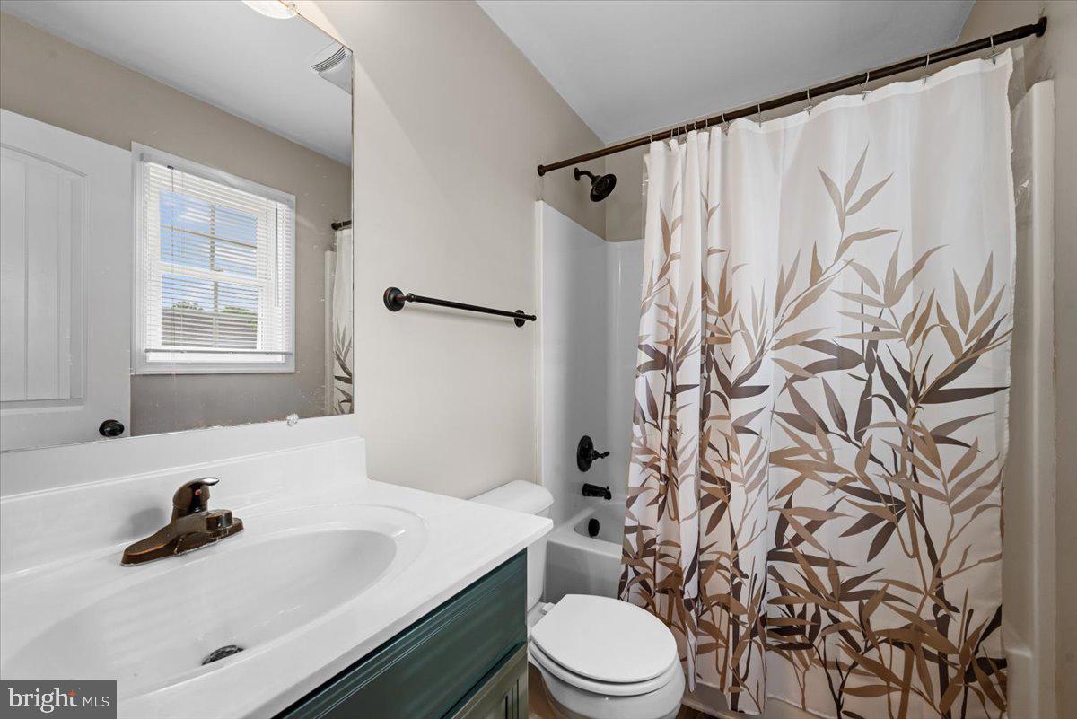 CHESSIE COURT - Residential