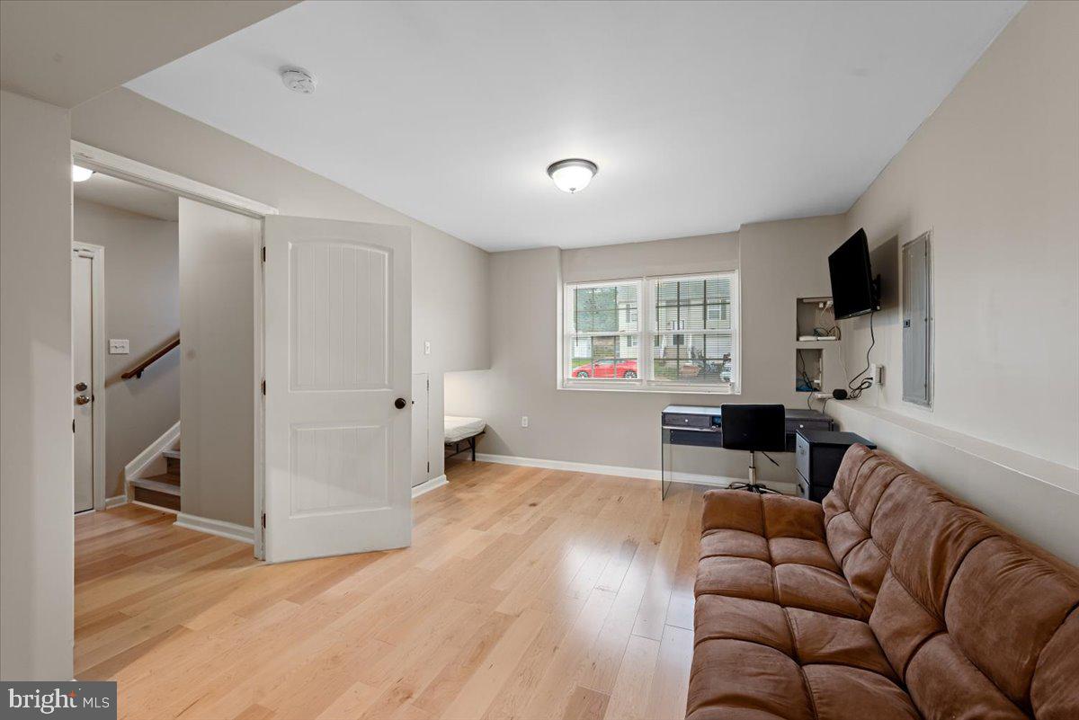 CHESSIE COURT - Residential