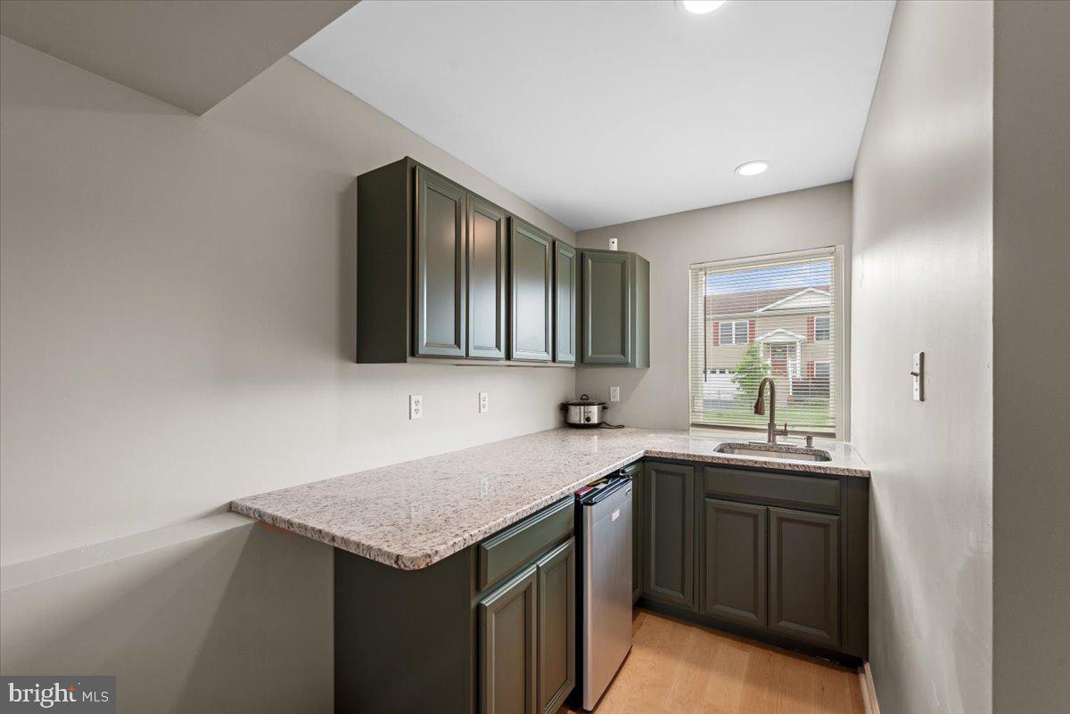 CHESSIE COURT - Residential