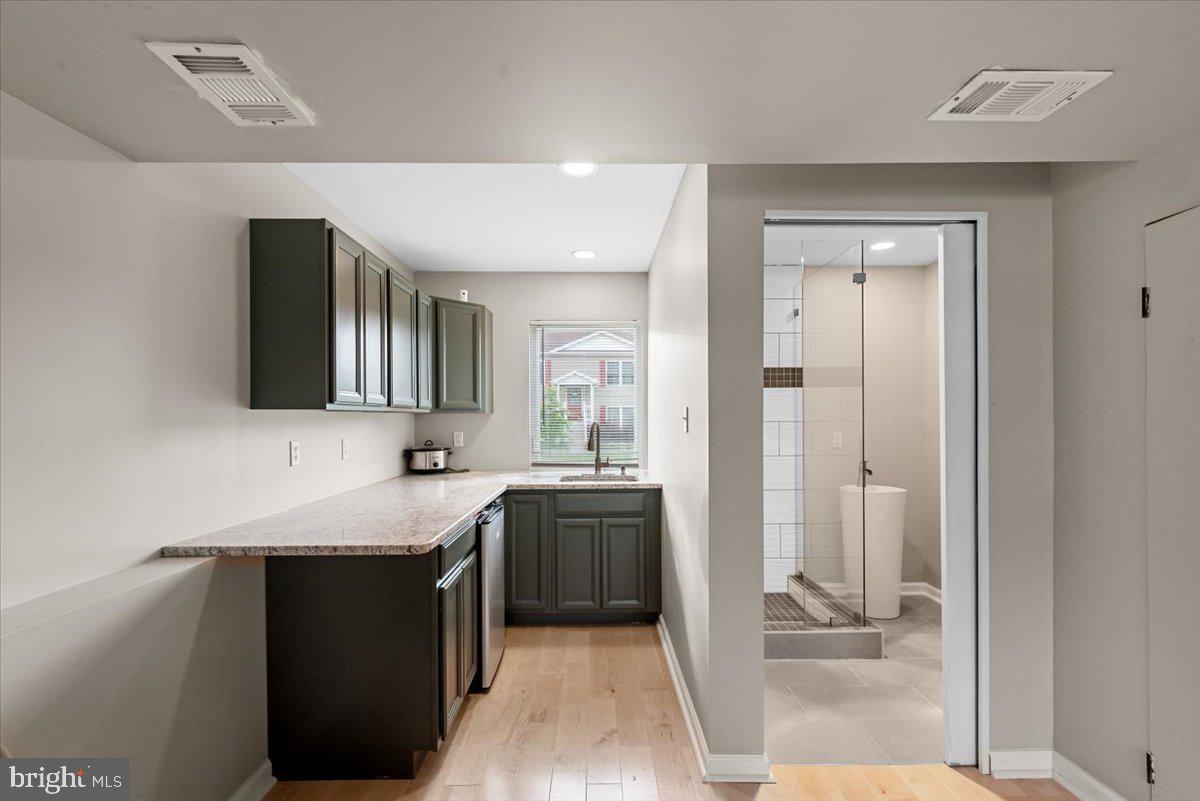 CHESSIE COURT - Residential