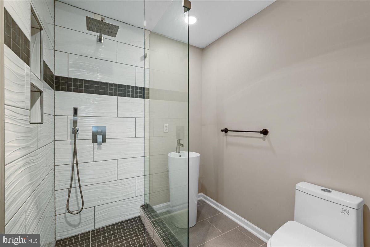 CHESSIE COURT - Residential