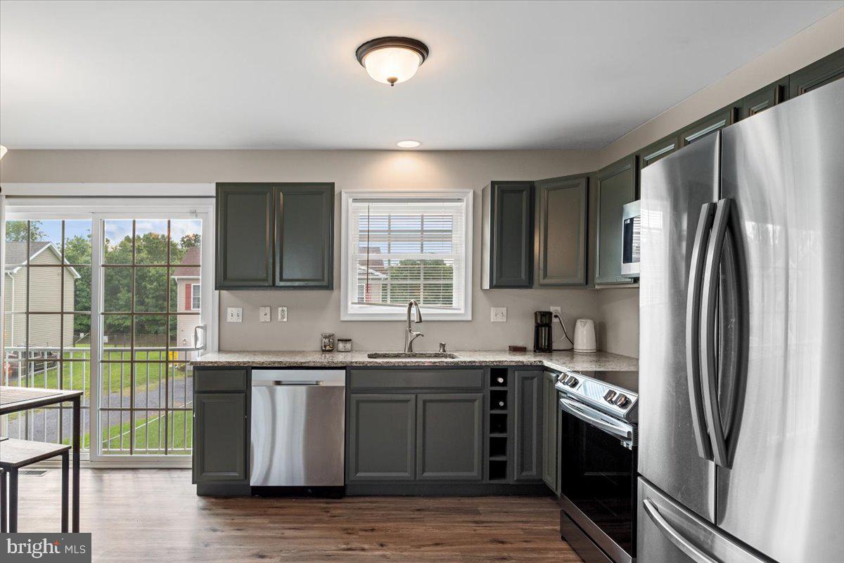 CHESSIE COURT - Residential