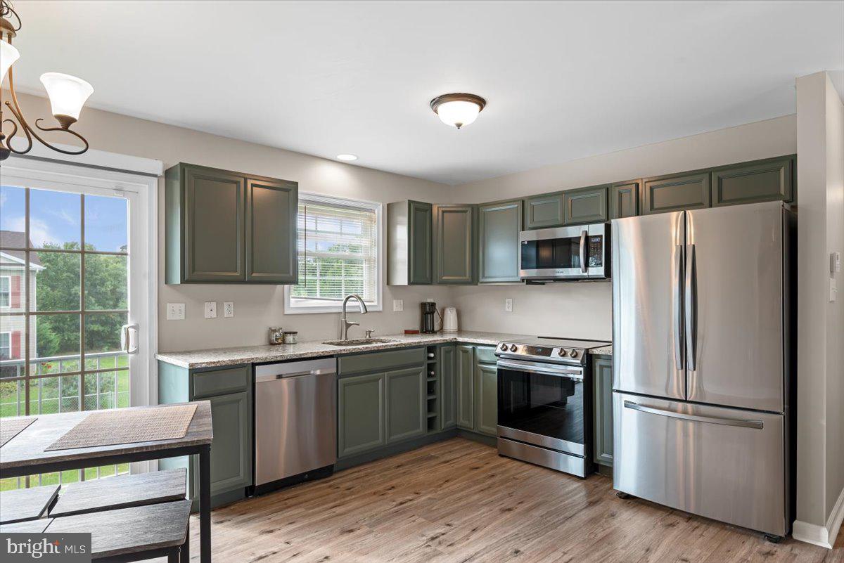 CHESSIE COURT - Residential