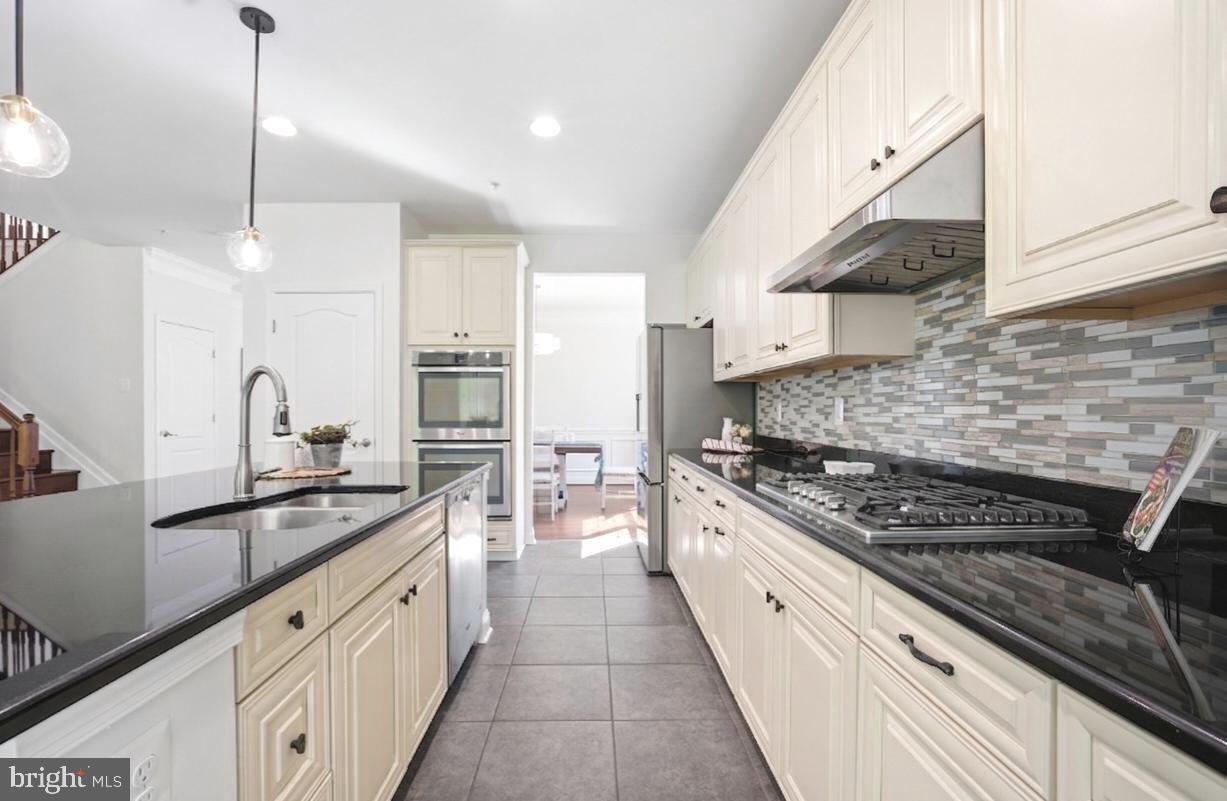 CENTENNIAL OVERLOOK - Residential