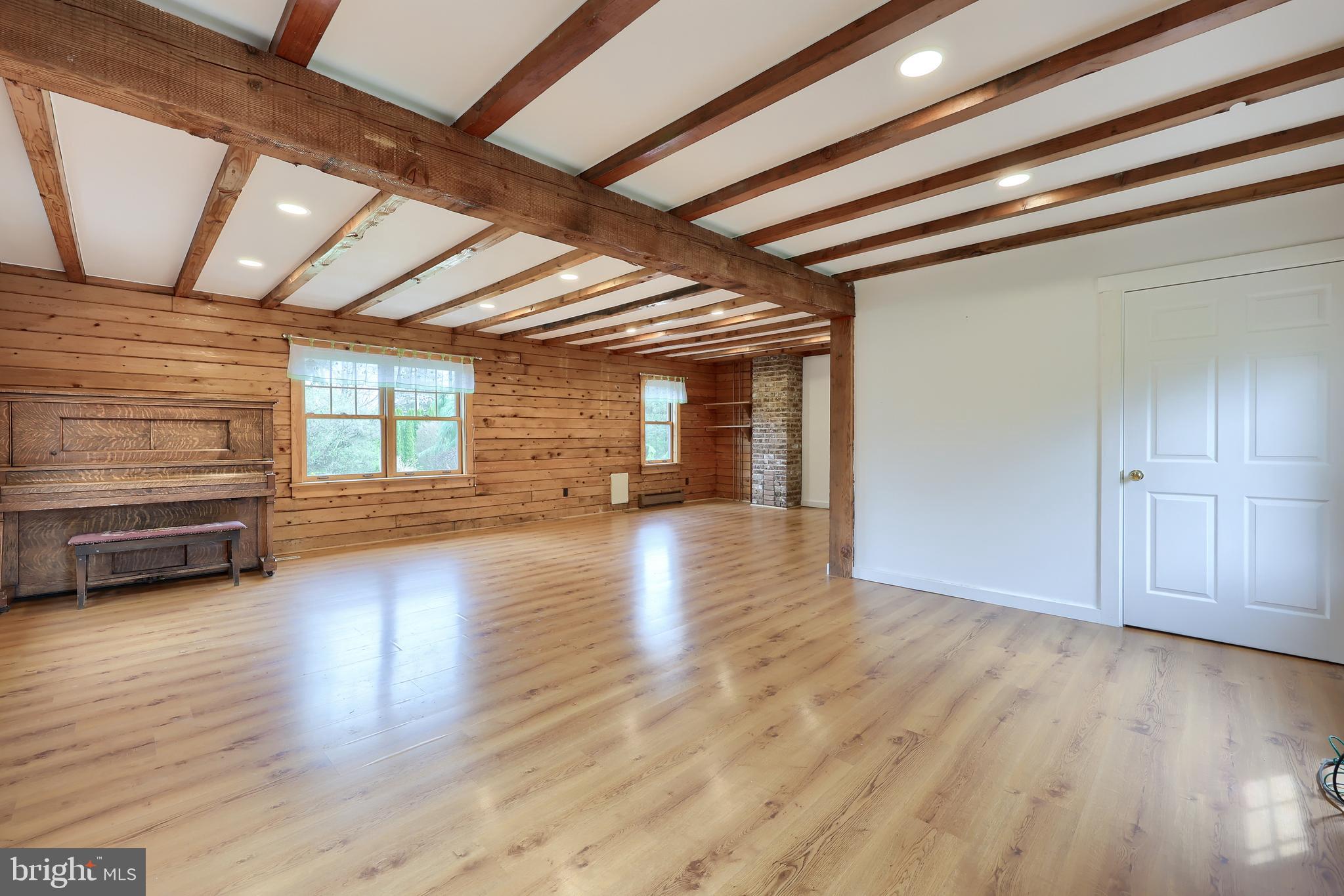 BREEZY MEADOWS - Residential